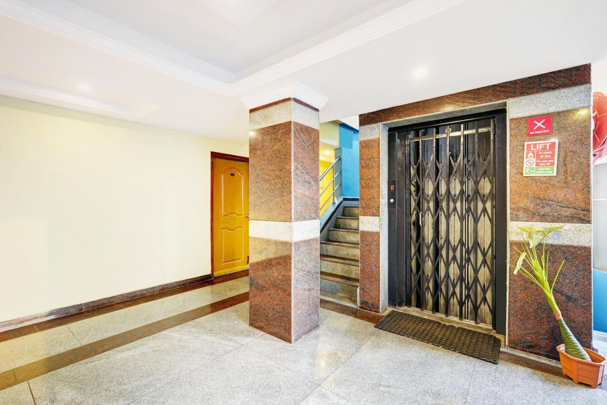 Super Hotel O Padmavathi Puram Near Railway Station Тирупати Экстерьер фото