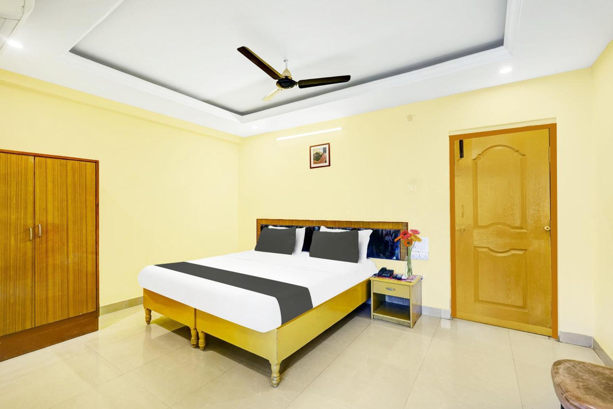 Super Hotel O Padmavathi Puram Near Railway Station Тирупати Экстерьер фото